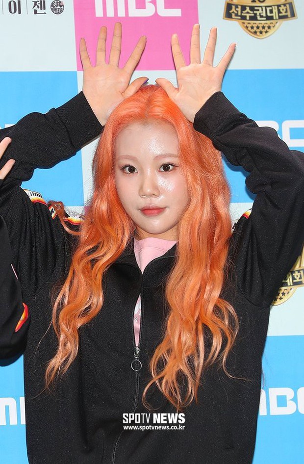 Lộ diện với gương mặt khác lạ, nữ idol xấu nhất lịch sử Kpop bị nghi phẫu thuật thẩm mỹ đến mức xuống sắc hơn trước - Ảnh 1. Lộ diện với gương mặt khác lạ, nữ idol xấu nhất lịch sử Kpop bị nghi phẫu thuật thẩm mỹ đến mức xuống sắc hơn trước - Ảnh 1.