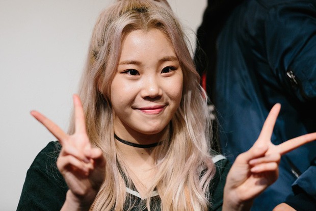 Lộ diện với gương mặt khác lạ, nữ idol xấu nhất lịch sử Kpop bị nghi phẫu thuật thẩm mỹ đến mức xuống sắc hơn trước - Ảnh 9. Lộ diện với gương mặt khác lạ, nữ idol xấu nhất lịch sử Kpop bị nghi phẫu thuật thẩm mỹ đến mức xuống sắc hơn trước - Ảnh 9.