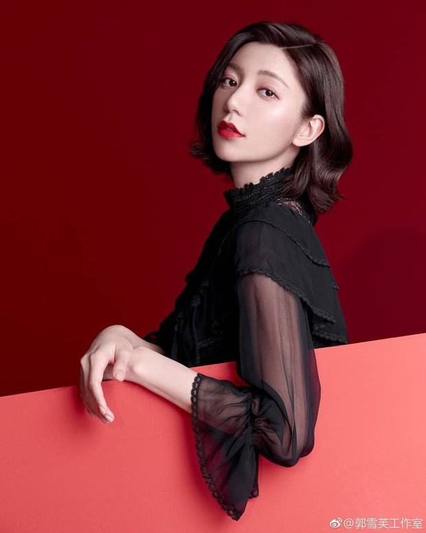 Lâu lắm mới có sao Cbiz giống quá nhiều mỹ nhân Kbiz đến thế: Na ná Lisa (BLACKPINK), hóa ra nữ chính phim gây sốt - Ảnh 2. Lâu lắm mới có sao Cbiz giống quá nhiều mỹ nhân Kbiz đến thế: Na ná Lisa (BLACKPINK), hóa ra nữ chính phim gây sốt - Ảnh 2.
