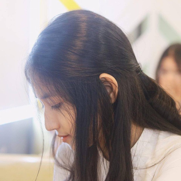 Đang học cấp 3 mà chưa ngắm loạt girl xinh này thì uổng quá: Nhìn người ta mặc áo dài nè, toàn cực phẩm không đó! - Ảnh 5. Đang học cấp 3 mà chưa ngắm loạt girl xinh này thì uổng quá: Nhìn người ta mặc áo dài nè, toàn cực phẩm không đó! - Ảnh 5.