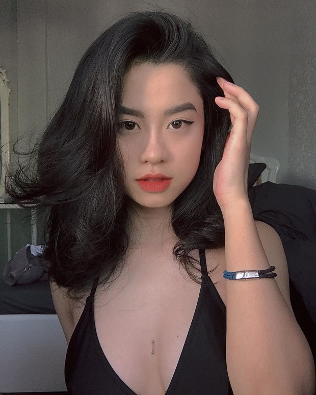 Hot girl tạp hoá Hàn Hằng: Khẳng định dùng gì PR nấy nhưng nhắc đến thuốc tăng chiều cao 3cm/ tháng... chỉ cười! - Ảnh 5. Hot girl tạp hoá Hàn Hằng: Khẳng định dùng gì PR nấy nhưng nhắc đến thuốc tăng chiều cao 3cm/ tháng... chỉ cười! - Ảnh 5.