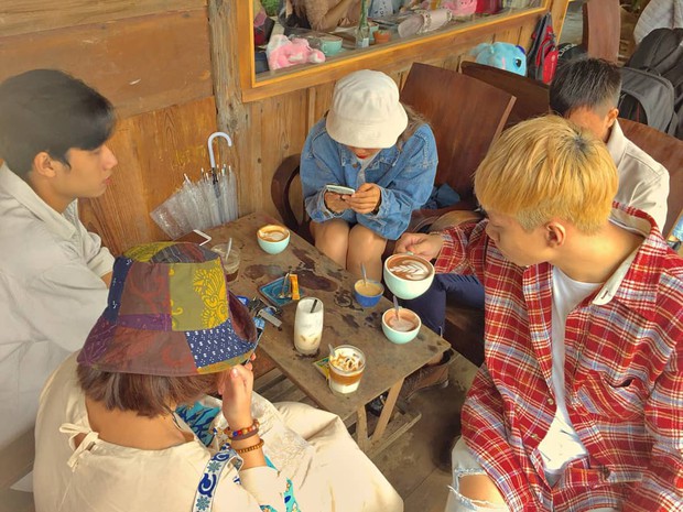 Mùa mưa Đà Lạt thì đi đâu chơi: Đây là 4 điều “hội dân chơi chẳng sợ mưa rơi” phố núi thường làm nhất! - Ảnh 10. Mùa mưa Đà Lạt thì đi đâu chơi: Đây là 4 điều “hội dân chơi chẳng sợ mưa rơi” phố núi thường làm nhất! - Ảnh 10.