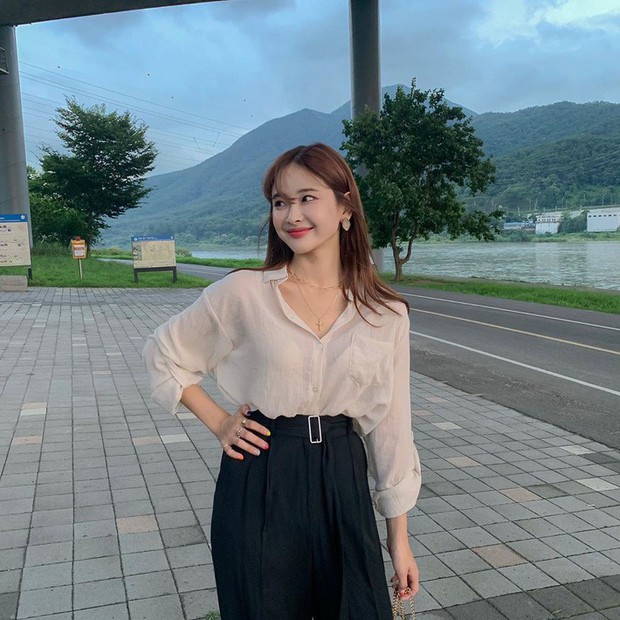 Street style châu Á: Sơ mi chiếm ưu thế toàn tập vì đơn giản lại dễ mặc đẹp - Ảnh 10. Street style châu Á: Sơ mi chiếm ưu thế toàn tập vì đơn giản lại dễ mặc đẹp - Ảnh 10.