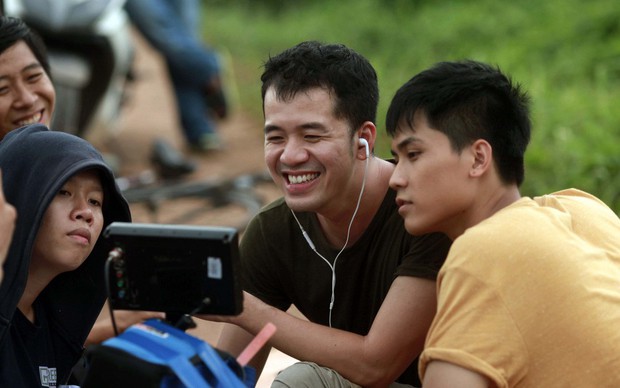 Review Thưa Mẹ Con Đi: Phim gia đình trá hình đam mĩ, trai đẹp vẫn hơi đơ nhưng nhìn chúng yêu khéo lại nghiện! - Ảnh 2. Review Thưa Mẹ Con Đi: Phim gia đình trá hình đam mĩ, trai đẹp vẫn hơi đơ nhưng nhìn chúng yêu khéo lại nghiện! - Ảnh 2.