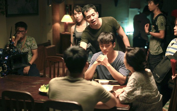 Review Thưa Mẹ Con Đi: Phim gia đình trá hình đam mĩ, trai đẹp vẫn hơi đơ nhưng nhìn chúng yêu khéo lại nghiện! - Ảnh 20. Review Thưa Mẹ Con Đi: Phim gia đình trá hình đam mĩ, trai đẹp vẫn hơi đơ nhưng nhìn chúng yêu khéo lại nghiện! - Ảnh 20.