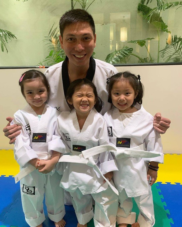 Melted with the clip of the most beautiful girl in the Philippines practicing martial arts diligently, standing with her friends and her beauty surpassing her - Photo 2.