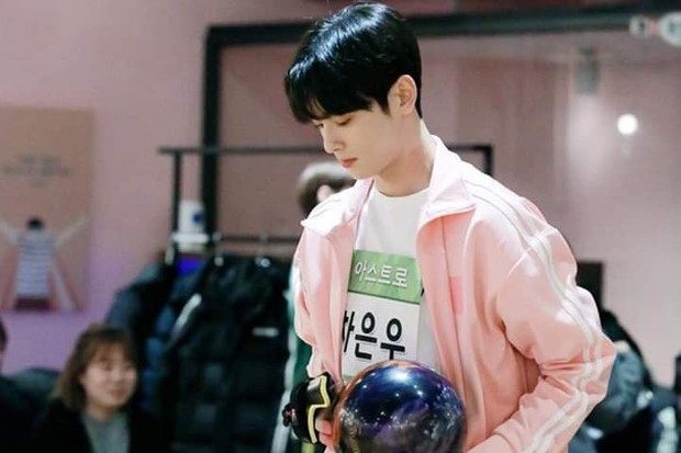 Những khoảnh khắc khoe sắc gây bão tại Đại hội thể thao idol: Người vụt sáng sau 1 đêm, kẻ bị ném đá vì xuống sắc - Ảnh 24. Những khoảnh khắc khoe sắc gây bão tại Đại hội thể thao idol: Người vụt sáng sau 1 đêm, kẻ bị ném đá vì xuống sắc - Ảnh 24.