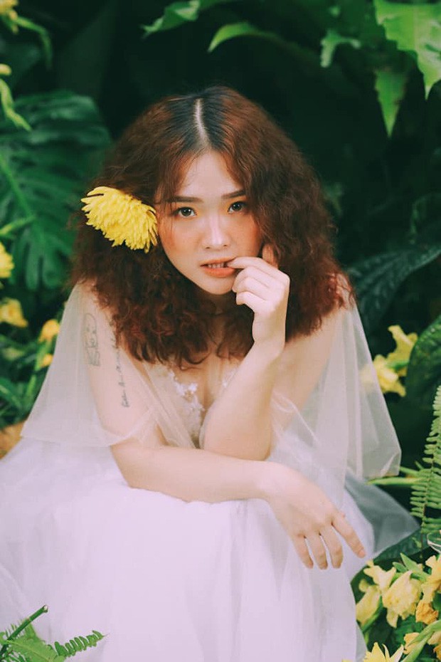 Hé lộ bí mật bất ngờ phía sau cảnh hôn đồng giới của Bảo Hân và bạn diễn nữ trong Về nhà đi con ngoại truyện - Ảnh 3. Hé lộ bí mật bất ngờ phía sau cảnh hôn đồng giới của Bảo Hân và bạn diễn nữ trong Về nhà đi con ngoại truyện - Ảnh 3.