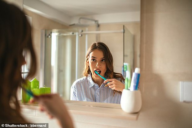 Nha sĩ Mỹ bật mí: muốn da mặt không bị tổn thương và nổi nhiều mụn thì cần làm điều này ngay sau khi đánh răng - Ảnh 1. Nha sĩ Mỹ bật mí: muốn da mặt không bị tổn thương và nổi nhiều mụn thì cần làm điều này ngay sau khi đánh răng - Ảnh 1.