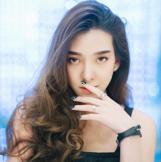 Đã xinh, giỏi lại còn sở hữu 80 chiếc siêu xe, gái đẹp này xứng đáng là “thiên hạ đệ nhất đầu thai” - Ảnh 3. Đã xinh, giỏi lại còn sở hữu 80 chiếc siêu xe, gái đẹp này xứng đáng là “thiên hạ đệ nhất đầu thai” - Ảnh 3.