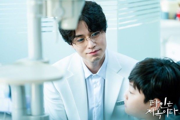 Lee Dong Wook: Chàng trai vàng trong làng người về từ cõi chết, đẹp trai nhưng toàn đóng vai chết chóc! - Ảnh 2.