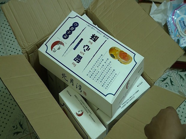 Hà Nội: Thu giữ hàng nghìn chiếc bánh Trung thu do nước ngoài sản xuất không rõ nguồn gốc - Ảnh 2. Hà Nội: Thu giữ hàng nghìn chiếc bánh Trung thu do nước ngoài sản xuất không rõ nguồn gốc - Ảnh 2.