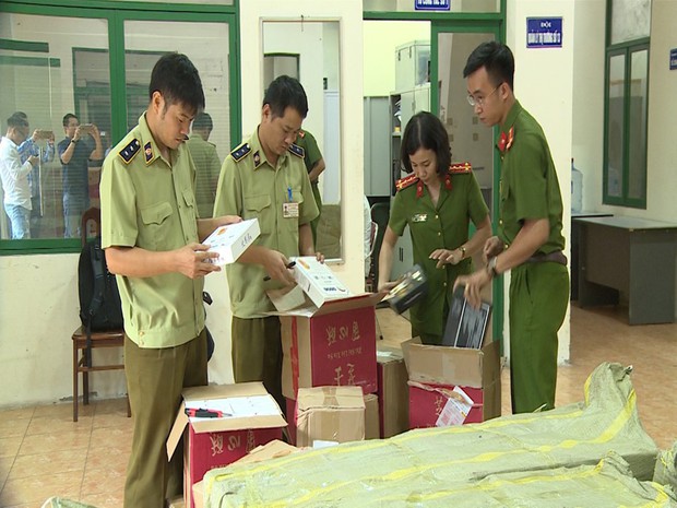 Hà Nội: Thu giữ hàng nghìn chiếc bánh Trung thu do nước ngoài sản xuất không rõ nguồn gốc - Ảnh 13. Hà Nội: Thu giữ hàng nghìn chiếc bánh Trung thu do nước ngoài sản xuất không rõ nguồn gốc - Ảnh 13.