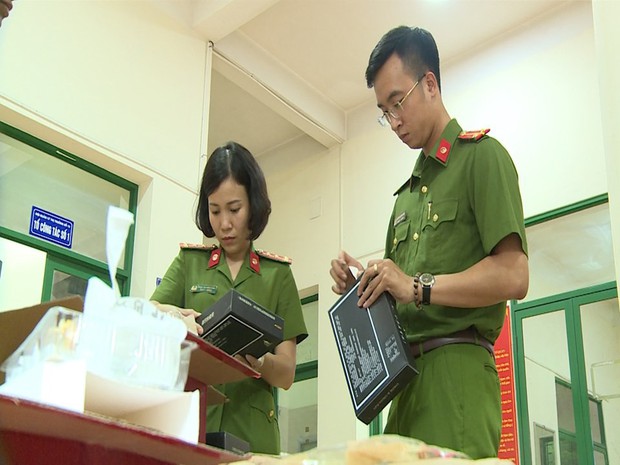 Hà Nội: Thu giữ hàng nghìn chiếc bánh Trung thu do nước ngoài sản xuất không rõ nguồn gốc - Ảnh 15. Hà Nội: Thu giữ hàng nghìn chiếc bánh Trung thu do nước ngoài sản xuất không rõ nguồn gốc - Ảnh 15.