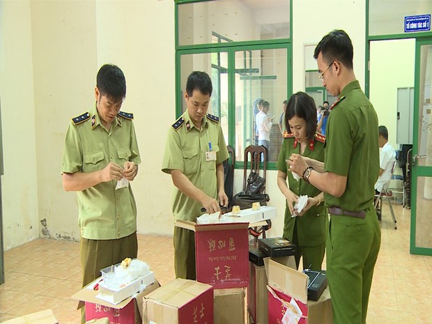 Hà Nội: Thu giữ hàng nghìn chiếc bánh Trung thu do nước ngoài sản xuất không rõ nguồn gốc - Ảnh 5. Hà Nội: Thu giữ hàng nghìn chiếc bánh Trung thu do nước ngoài sản xuất không rõ nguồn gốc - Ảnh 5.