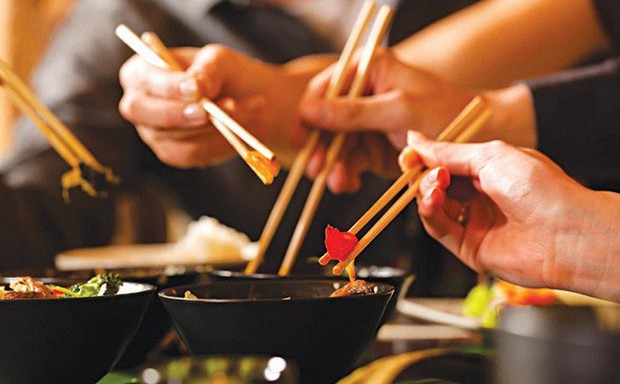 Ðiểm mặt thói quen ăn uống không tốt cho sức khỏe - Ảnh 1. Ðiểm mặt thói quen ăn uống không tốt cho sức khỏe - Ảnh 1.