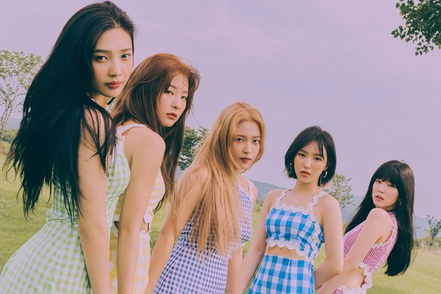 Ơn trời, cuối cùng cũng được thấy một Red Velvet mà fan mong chờ: Visual lên hương, concept tươi mới và đầy khả quan - Ảnh 1. Ơn trời, cuối cùng cũng được thấy một Red Velvet mà fan mong chờ: Visual lên hương, concept tươi mới và đầy khả quan - Ảnh 1.