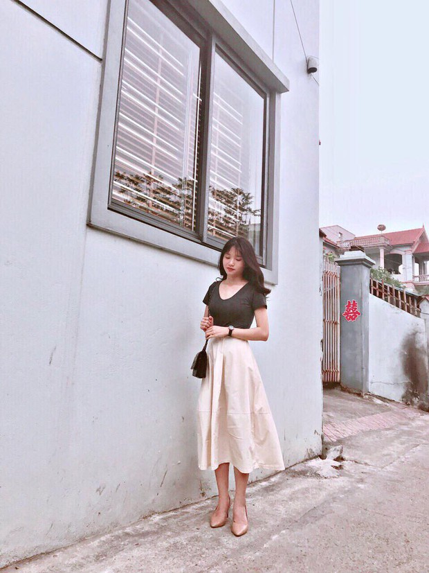 Ngủ gật trong lễ khai giảng, nữ sinh gây sốt vì vẻ ngoài xinh xắn nhưng vẫn bị chê diễn, làm màu - Ảnh 4. Ngủ gật trong lễ khai giảng, nữ sinh gây sốt vì vẻ ngoài xinh xắn nhưng vẫn bị chê diễn, làm màu - Ảnh 4.