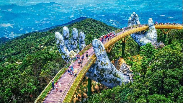 Cây cầu mới khai trương tại Trung Quốc trông y chang Cầu Vàng Việt Nam - Ảnh 1.