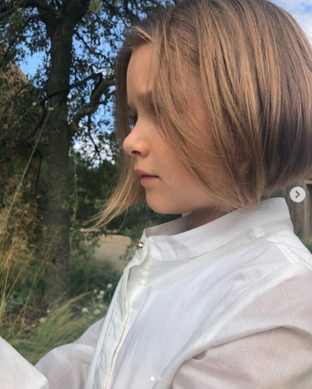 Clip công chúa út Harper Beckham cưỡi ngựa thành thục gây chú ý: Mới thế mà đã ra dáng thiếu nữ lắm rồi - Ảnh 7. Clip công chúa út Harper Beckham cưỡi ngựa thành thục gây chú ý: Mới thế mà đã ra dáng thiếu nữ lắm rồi - Ảnh 7.