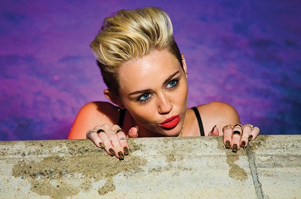 Muốn biết chuyện tình của Miley Cyrus - Liam Hemsworth thăng trầm ra sao, nghe 4 bài hát này là đủ cho 10 năm! - Ảnh 4. Muốn biết chuyện tình của Miley Cyrus - Liam Hemsworth thăng trầm ra sao, nghe 4 bài hát này là đủ cho 10 năm! - Ảnh 4.