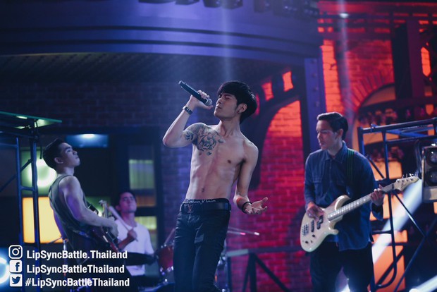 Dàn mỹ nam Thái thi nhau khoe body nóng bỏng trong show hát nhép! - Ảnh 5.