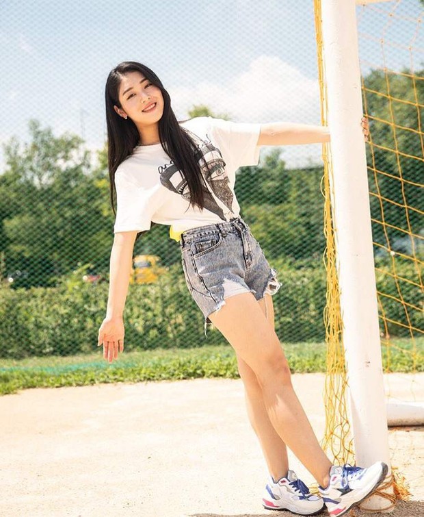 Nữ idol 60kg thành hiện tượng vì body và nhan sắc gây chú ý, phản ứng của thánh khẩu nghiệp Knet còn bất ngờ hơn - Ảnh 5. Nữ idol 60kg thành hiện tượng vì body và nhan sắc gây chú ý, phản ứng của thánh khẩu nghiệp Knet còn bất ngờ hơn - Ảnh 5.