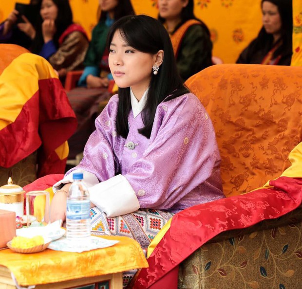 Chân dung thần tiên tỷ tỷ của Hoàng gia Bhutan, nàng công chúa tài sắc vẹn toàn, làm điên đảo cộng đồng mạng trong suốt thời gian qua - Ảnh 4.