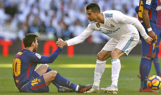 LẦN ĐẦU TIÊN: Ronaldo công khai bày tỏ ngưỡng mộ Messi, hé lộ khả năng đi ăn tối cùng nhau - Ảnh 1. LẦN ĐẦU TIÊN: Ronaldo công khai bày tỏ ngưỡng mộ Messi, hé lộ khả năng đi ăn tối cùng nhau - Ảnh 1.