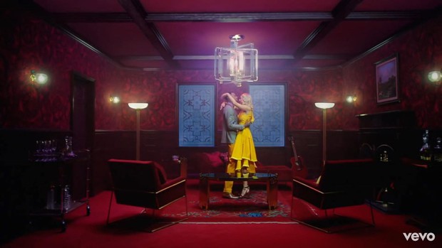 Taylor Swift mơ về ngôi nhà và những đứa trẻ trong MV Lover, fan không khỏi xao xuyến chờ đến ngày chị cưới! - Ảnh 3.