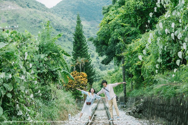 Hot nhất Đà Nẵng hiện tại chính là “cổng trời” mới toanh dưới chân đèo Hải Vân, nơi có đoàn tàu qua núi đẹp hệt trong phim - Ảnh 9.