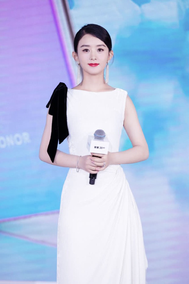 Triệu Lệ Dĩnh hoàn toàn vỡ mộng trước cuộc sống hôn nhân với Phùng Thiệu Phong và sự thật sau đó - Ảnh 3. Triệu Lệ Dĩnh hoàn toàn vỡ mộng trước cuộc sống hôn nhân với Phùng Thiệu Phong và sự thật sau đó - Ảnh 3.