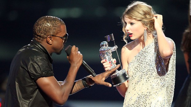 Nồi lẩu drama thập cẩm căng đét làm nên tên tuổi của VMAs: Biến của Taylor và Miley chưa phải gây sốc nhất! - Ảnh 7. Nồi lẩu drama thập cẩm căng đét làm nên tên tuổi của VMAs: Biến của Taylor và Miley chưa phải gây sốc nhất! - Ảnh 7.