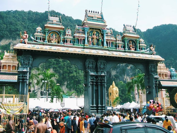 Tỉnh mộng trước nấc thang cầu vồng nổi tiếng nhất Malaysia: Nhìn hình sống ảo thì phát ham, nhưng thực tế lại phũ phàng hơn! - Ảnh 32. Tỉnh mộng trước nấc thang cầu vồng nổi tiếng nhất Malaysia: Nhìn hình sống ảo thì phát ham, nhưng thực tế lại phũ phàng hơn!