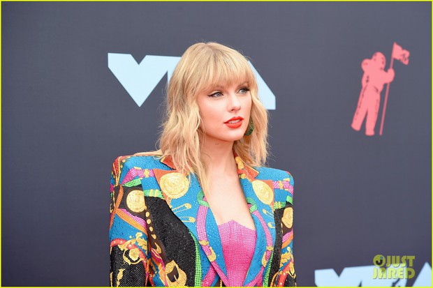 Thảm đỏ VMAs 2019 hội tụ dàn siêu sao: Taylor Swift đỉnh cao đọ sắc chị em siêu mẫu Hadid, Shawn - Camila bất ngờ tách lẻ - Ảnh 2.