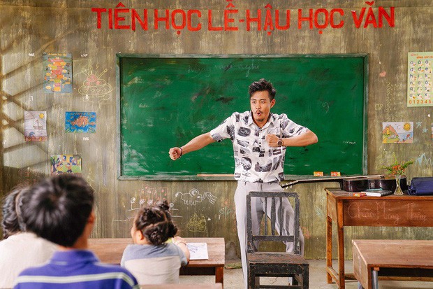 3 lí do Quốc Khánh này phải xem Anh Thầy Ngôi Sao: Chán nản mấy coi xong cười lắc lư là hết buồn ngay! - Ảnh 3. 3 lí do Quốc Khánh này phải xem Anh Thầy Ngôi Sao: Chán nản mấy coi xong cười lắc lư là hết buồn ngay! - Ảnh 3.