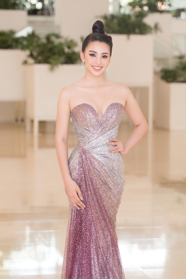 Chứng tỏ đẳng cấp Hoa hậu, Trần Tiểu Vy lấn át cả dàn thí sinh lẫn các đàn chị với bộ đầm hở trên xẻ dưới sexy tột cùng - Ảnh 8.