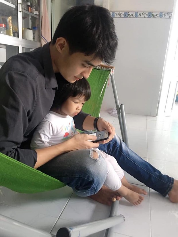Đi cafe buổi tối cùng bạn, nam dược sĩ tương lai không ngờ mình lại lọt tầm ngắm của hội mê trai đẹp - Ảnh 3.