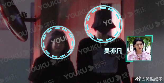 HOT: Ngô Diệc Phàm cuối cùng đã lộ ảnh hẹn hò, đan chặt tay đưa nàng về nhà riêng và nhan sắc bạn gái gây chú ý lớn - Ảnh 2. HOT: Ngô Diệc Phàm cuối cùng đã lộ ảnh hẹn hò, đan chặt tay đưa nàng về nhà riêng và nhan sắc bạn gái gây chú ý lớn - Ảnh 2.