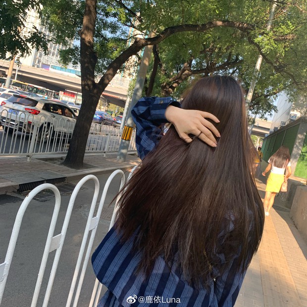 Chỉ đánh son và để tóc dài giản dị vẫn xinh ngất, chẳng trách cô sinh viên năm 2 khiến Ngô Diệc Phàm mê như điếu đổ - Ảnh 7. Chỉ đánh son và để tóc dài giản dị vẫn xinh ngất, chẳng trách cô sinh viên năm 2 khiến Ngô Diệc Phàm mê như điếu đổ - Ảnh 7.