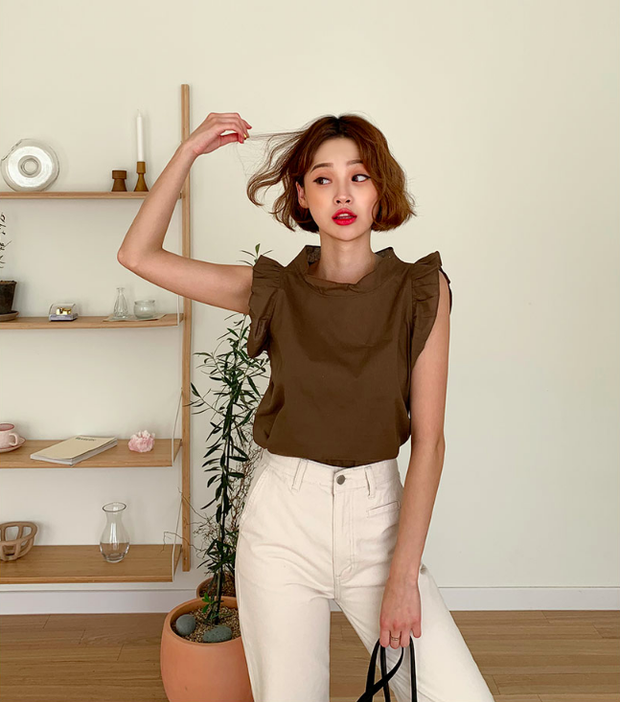 Hết Nhã lại đến Trà bị chê ăn mặc mát mẻ quá mức nơi công sở, các nàng nên chú ý chọn đồ ra sao để đi làm không bị dị nghị? - Ảnh 4. Hết Nhã lại đến Trà bị chê ăn mặc mát mẻ quá mức nơi công sở, các nàng nên chú ý chọn đồ ra sao để đi làm không bị dị nghị? - Ảnh 4.