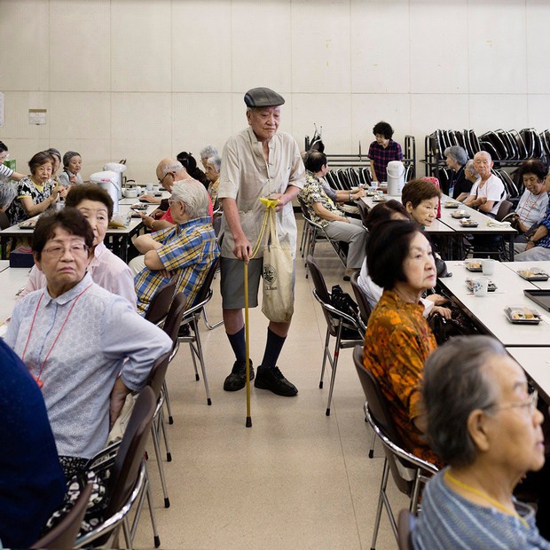 Nỗi sợ bao trùm người già ở Nhật Bản: Những cái chết cô đơn không ai biết, thi thể nằm đó bốc mùi chẳng ai hay - Ảnh 3.