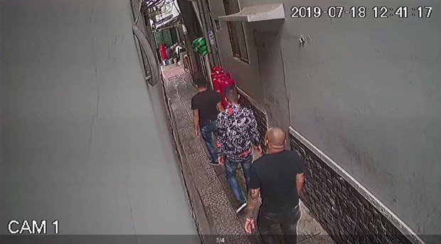 Hình ảnh nhóm đối tượng đòi nợ