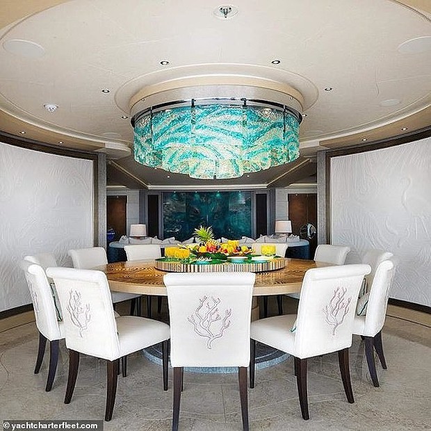 Celebrate your birthday like the world's youngest female billionaire Kylie Jenner: Rent a 6,000 billion yacht with a spa, 29 employees and more - Photo 4. Celebrate your birthday like the world's youngest female billionaire Kylie Jenner: Rent a 6,000 billion yacht with a spa, 29 employees and more - Photo 4.