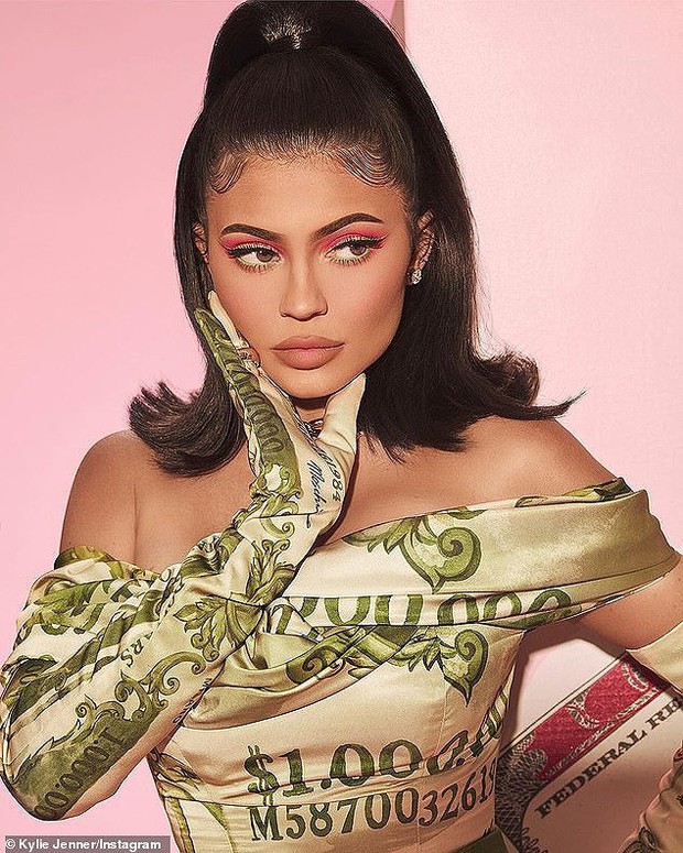 Celebrate your birthday like the world's youngest female billionaire Kylie Jenner: Rent a 6,000 billion yacht with a spa, 29 employees and more - Photo 2. Celebrate your birthday like the world's youngest female billionaire Kylie Jenner: Rent a 6,000 billion yacht with a spa, 29 employees and more - Photo 2.