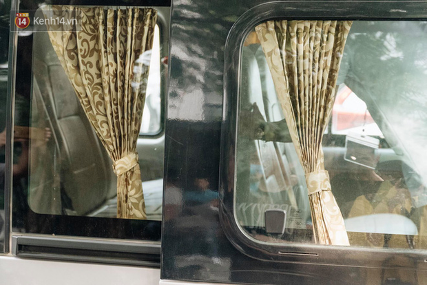 Em bé lớp 1 bị bỏ quên suốt 8 tiếng trên ô tô đưa đón: Sự cẩu thả trong bất cứ nghề nào cũng là một sự bất lương - Ảnh 2. Em bé lớp 1 bị bỏ quên suốt 8 tiếng trên ô tô đưa đón: Sự cẩu thả trong bất cứ nghề nào cũng là một sự bất lương - Ảnh 2.