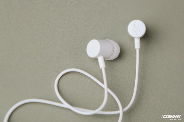 Trên tay Vsmart Live: Không tai thỏ, Snapdragon 675, cảm biến vân tay dưới màn hình, 3 camera, giá 6.9 triệu - Ảnh 5.