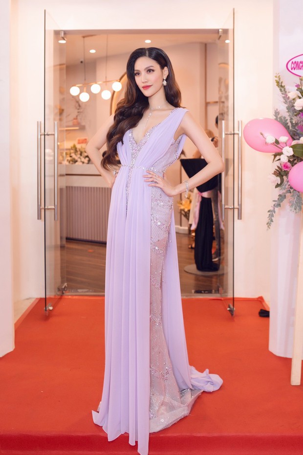 Lan Khuê khoe dáng mỏng những tháng cuối thai kỳ, Kỳ Duyên - Jolie Nguyễn đụng độ tại sự kiện - Ảnh 3.
