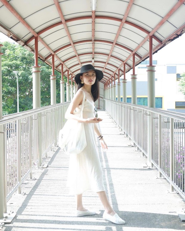 Á hậu Thùy Dung kín tiếng quá nên suýt nữa chị em đã bỏ lỡ một hình mẫu mặc đẹp lý tưởng - Ảnh 11. Á hậu Thùy Dung kín tiếng quá nên suýt nữa chị em đã bỏ lỡ một hình mẫu mặc đẹp lý tưởng - Ảnh 11.