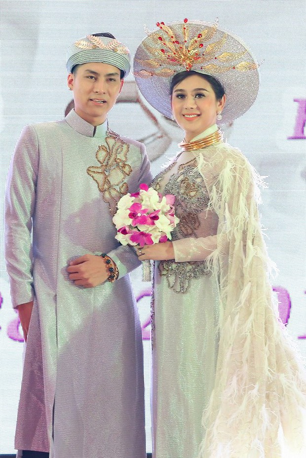 Sao Việt thay váy cưới như chạy show: Đàm Thu Trang đổi liền 3 bộ nhưng còn có người thay liền 5 bộ chỉ trong 1 ngày - Ảnh 18. Sao Việt thay váy cưới như chạy show: Đàm Thu Trang đổi liền 3 bộ nhưng còn có người thay liền 5 bộ chỉ trong 1 ngày - Ảnh 18.